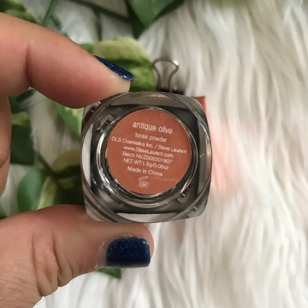 5/$25 Steve Laurant Loose Powder in Antique Olive